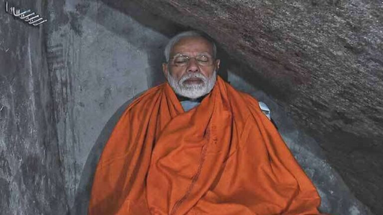 modi-at-cave.jpg