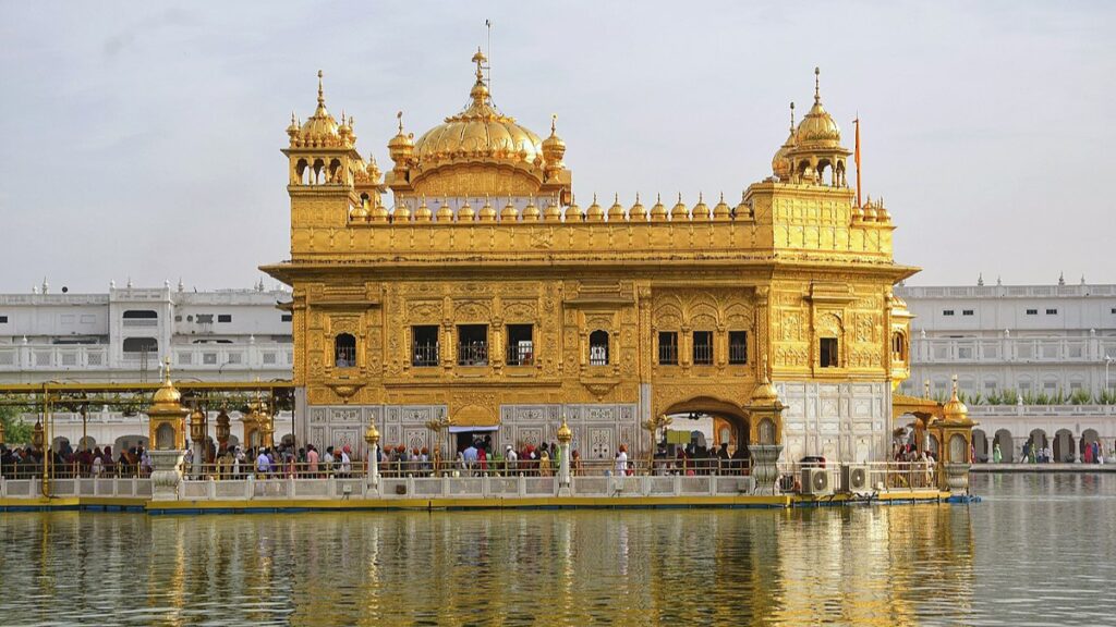 1200px-The_Golden_Temple_of_Amrithsar_7.jpg