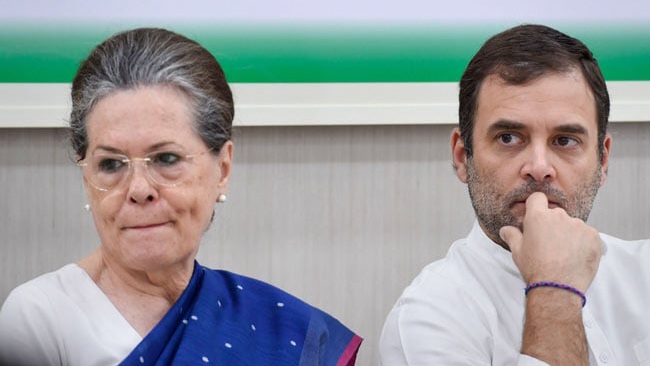 llefbhag_sonia-gandhi-rahul-gandhi-cwc-pti-_625x300_10_August_19.jpg