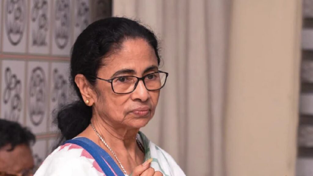 MAMATA-AAA.jpg