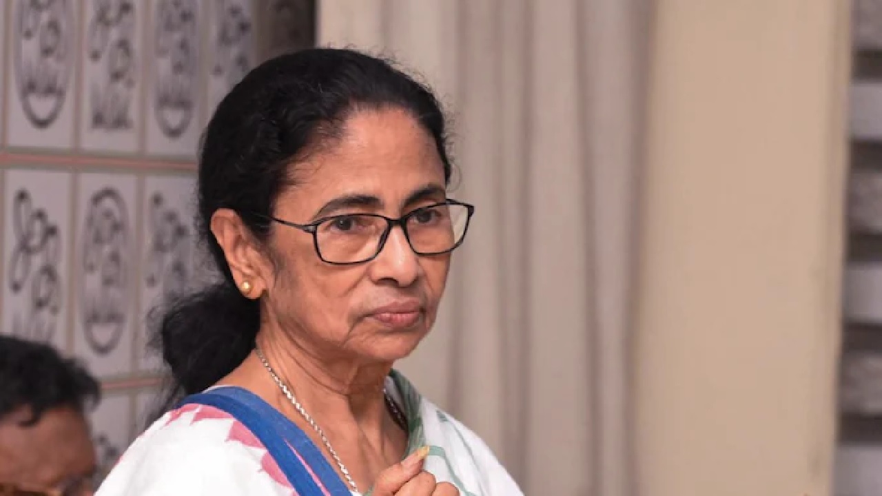 MAMATA-AAA.jpg