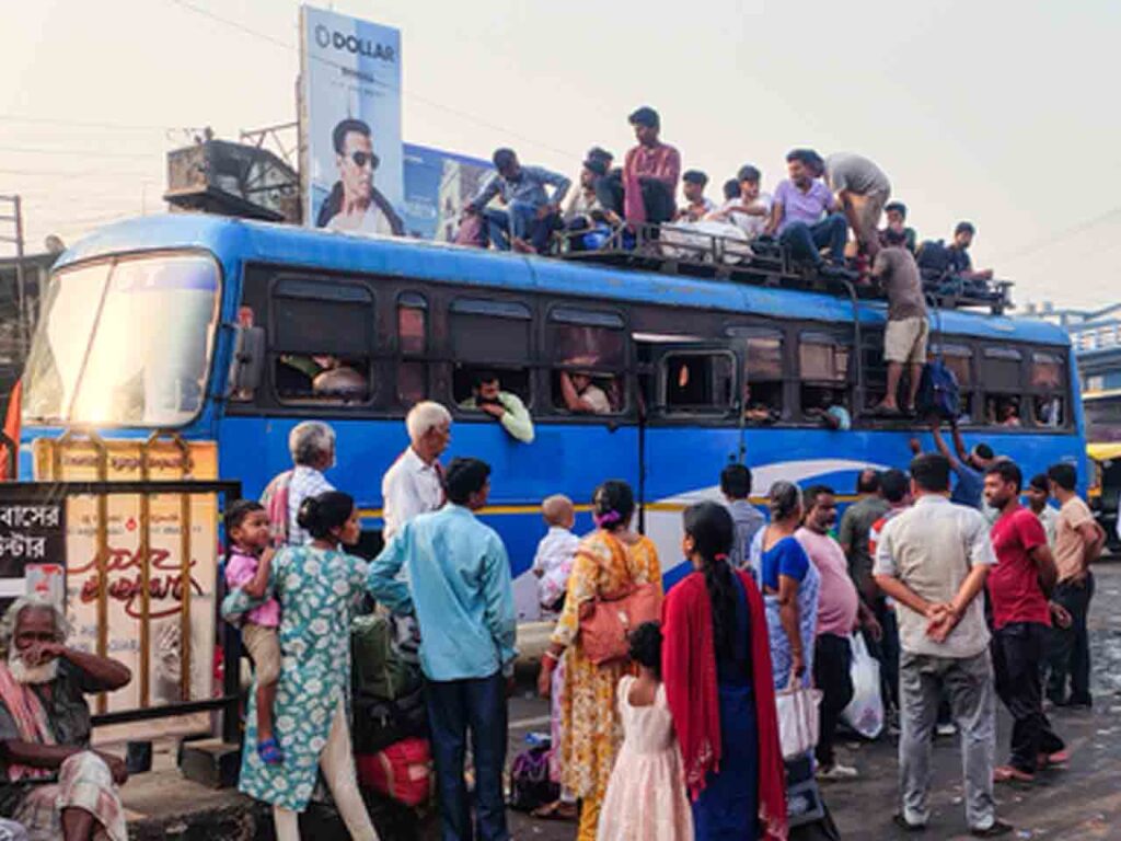 Women-Bus.jpg