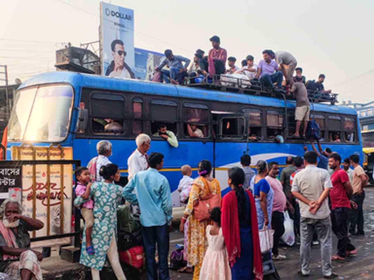Women-Bus.jpg