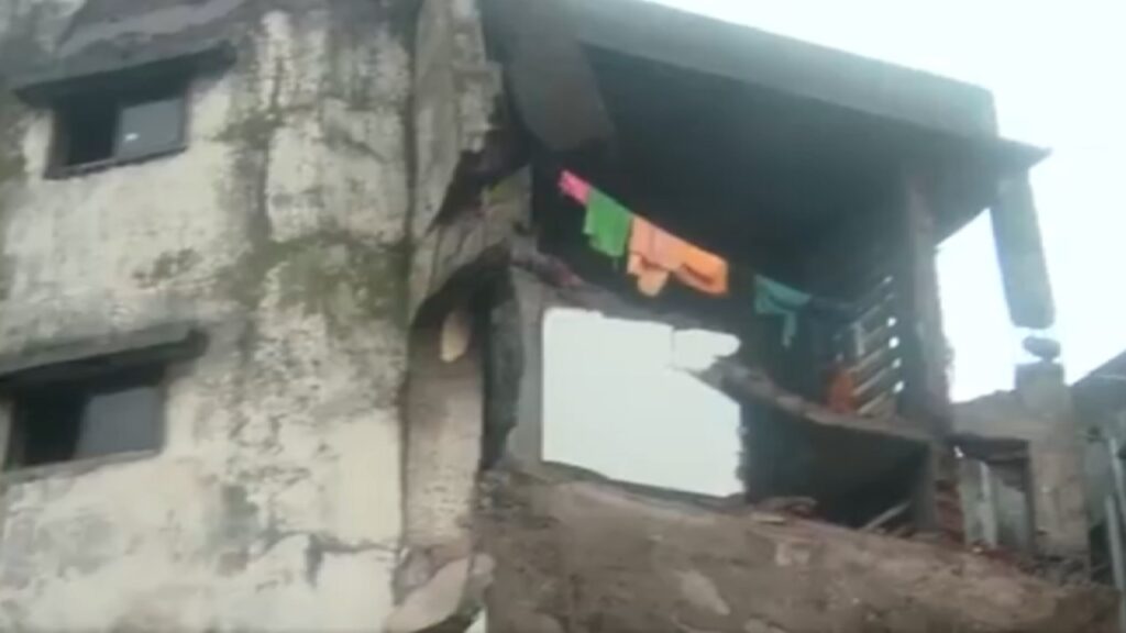 building-collapse-maharashtra.jpg