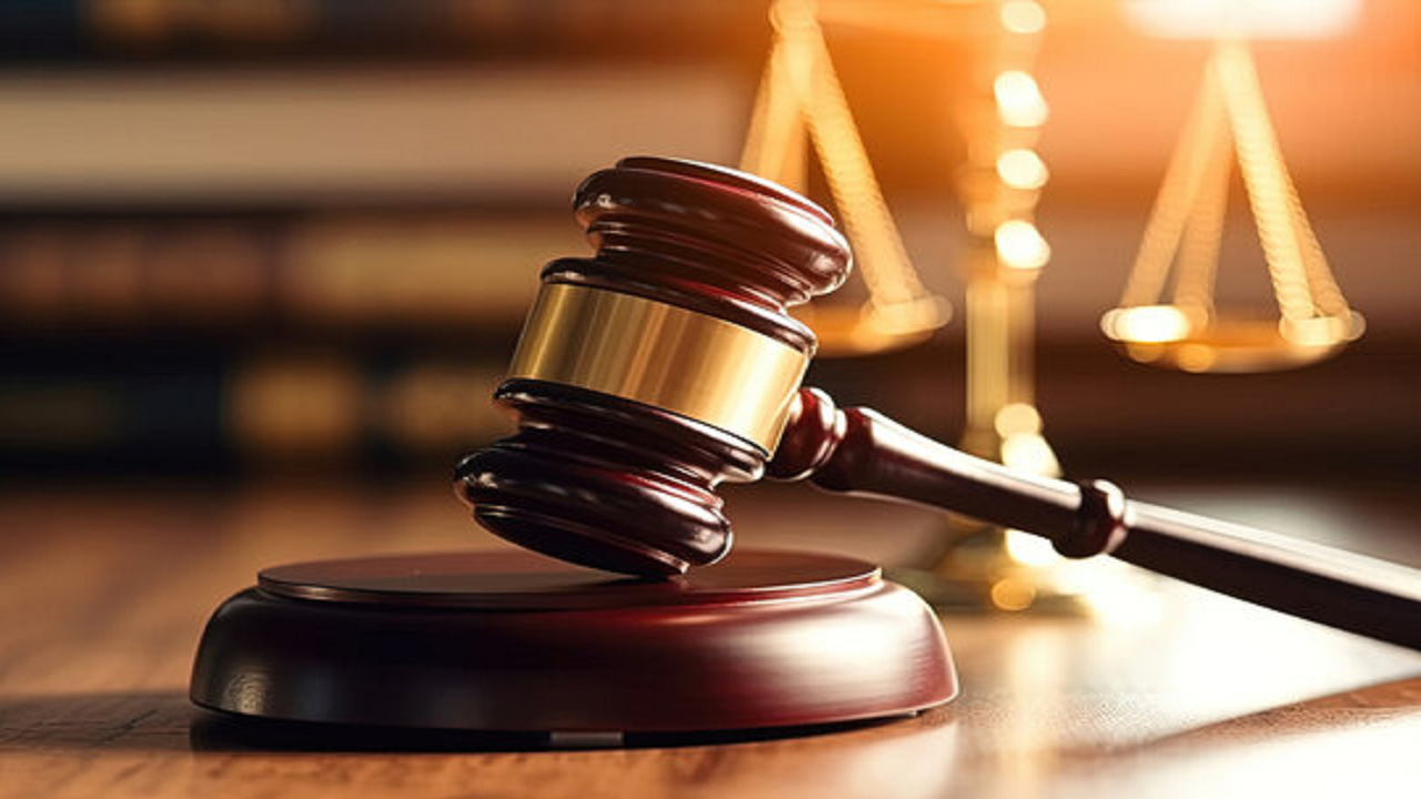 court-hammer.png
