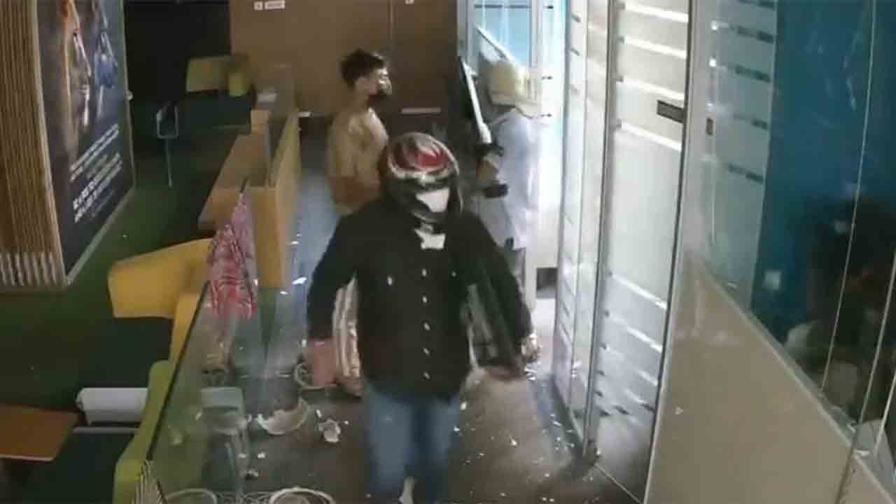 abhishek-f.jpg