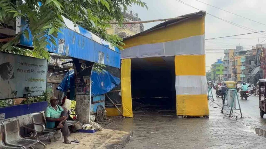 বাটা-মোড়ে-বিশাল-প্যান্ডেল-.jpg